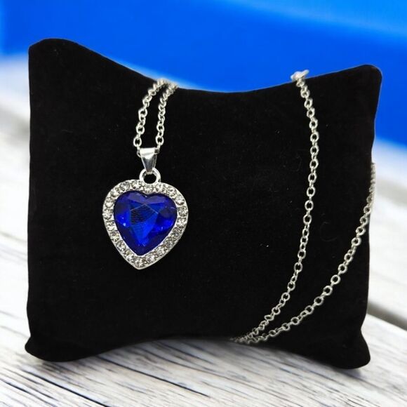 Blue Heart Rhinestone Necklace Titanic Inspired Heart of Ocean Iconic Pendant - Picture 1 of 7